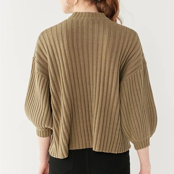 UO Mock Neck Sweater - Picture 5 of 8